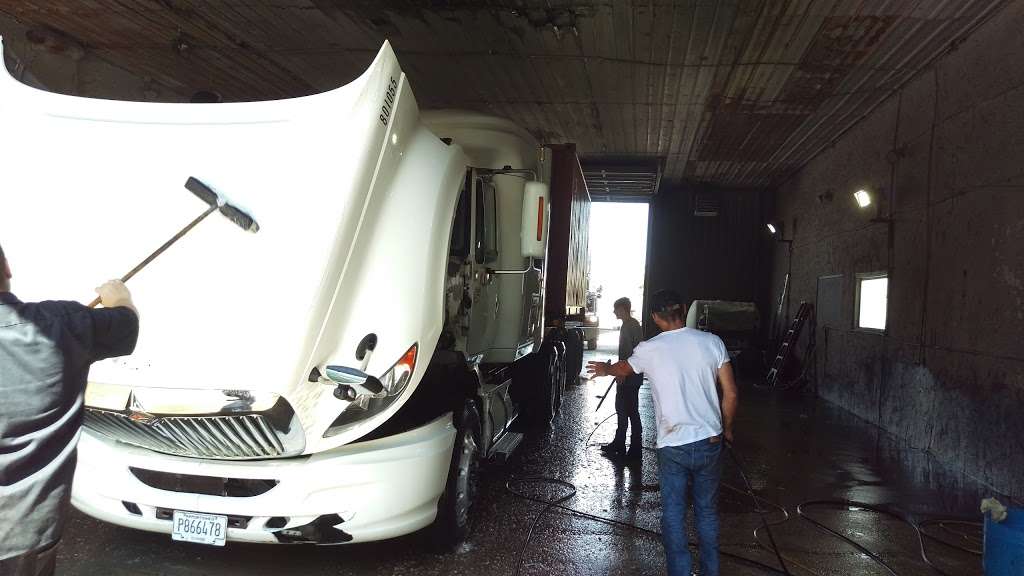 J & R Shelton Truck Wash | 3750 W 700 N, Edinburgh, IN 46124, USA | Phone: (812) 526-5373