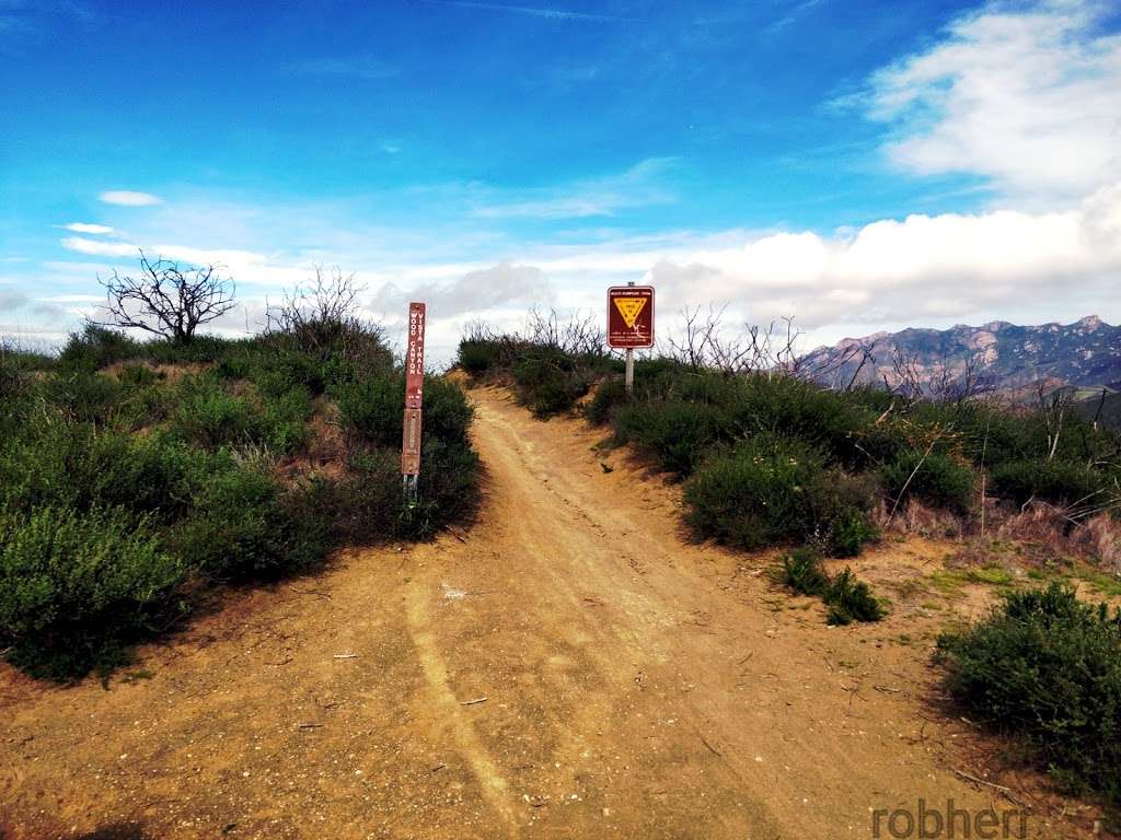 Wood Canyon Vista Trailhead (Backbone Trail) | Backbone Trail, Malibu, CA 90265, USA