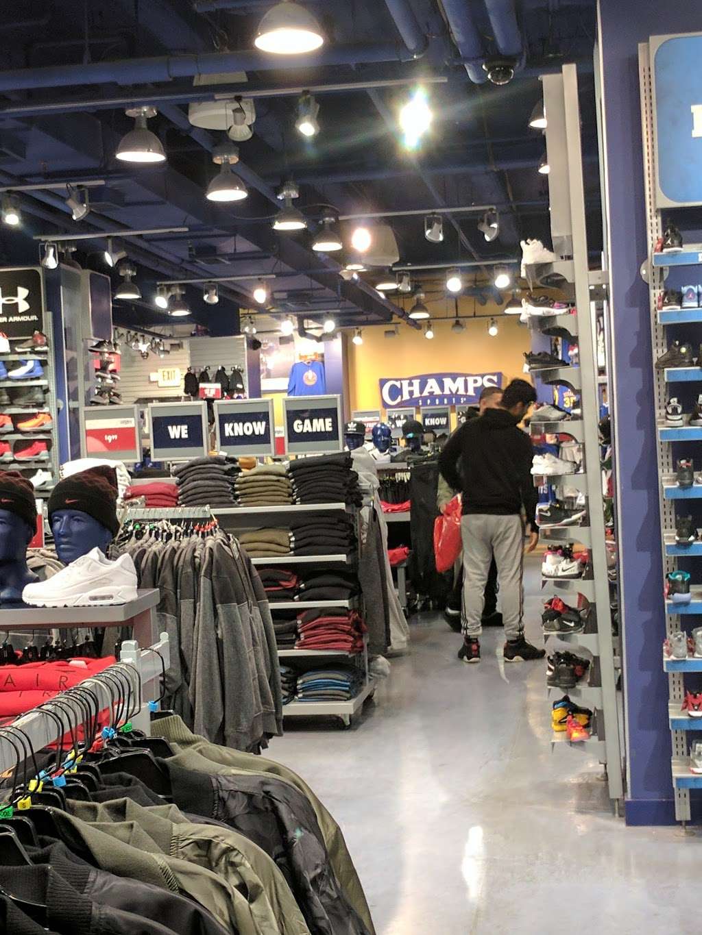 Champs Sports | 1034 Garden State Plaza, Paramus, NJ 07652, USA | Phone: (201) 843-0920