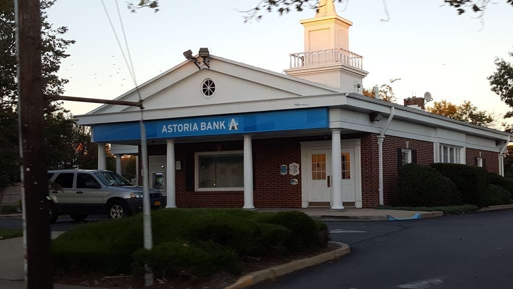 Sterling Bank | 711 Franklin Ave, Franklin Square, NY 11010, USA | Phone: (516) 872-6200