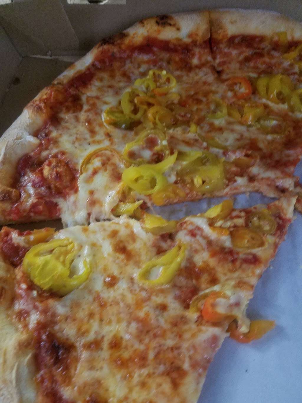 Savinos Pizza | 285 Oradell Ave, Paramus, NJ 07652, USA | Phone: (201) 265-3888