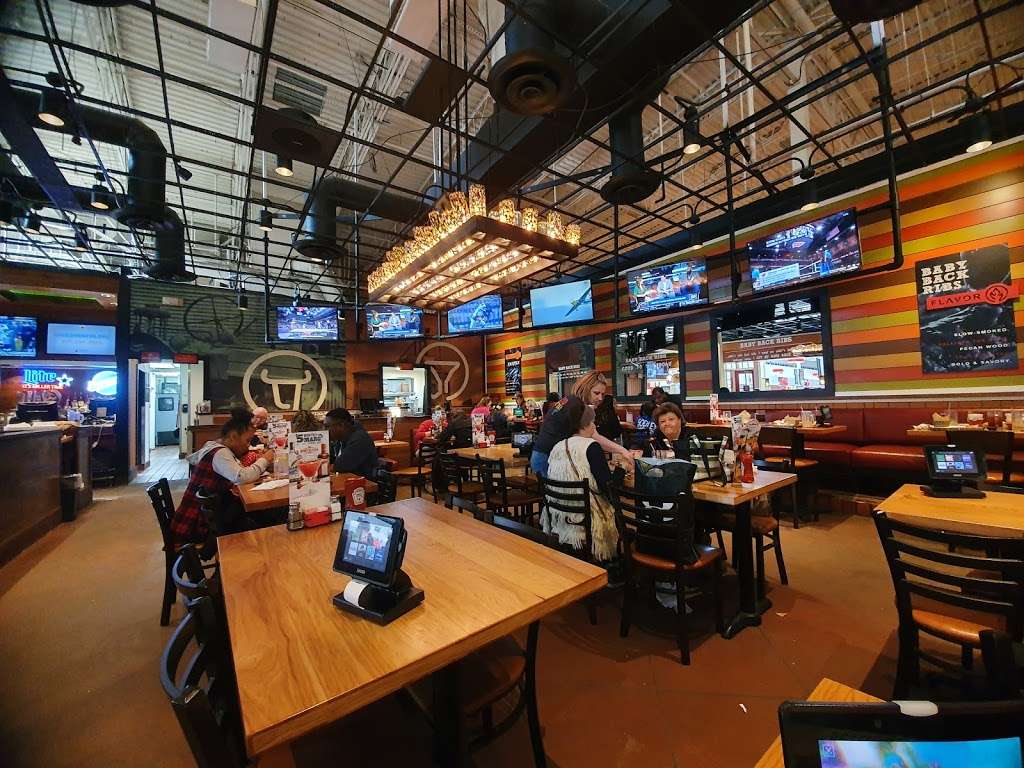 Chilis Grill & Bar | 3000 Grapevine Mills Pkwy #531, Grapevine, TX 76051 | Phone: (972) 724-2606