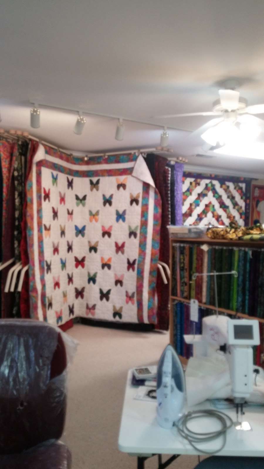 Top Stitch Quilt Shop | 14000 US-169, Helena, MO 64459, USA | Phone: (816) 369-2425