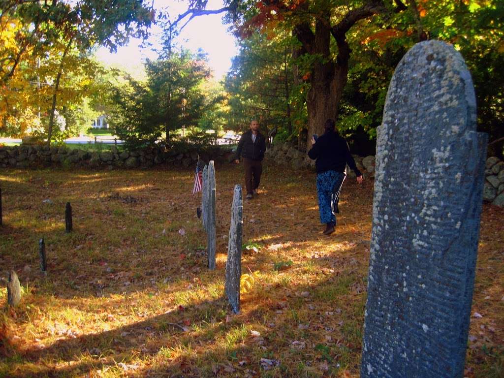 Turkey Hill Graveyard | 3 Meetinghouse Rd, Merrimack, NH 03054, USA
