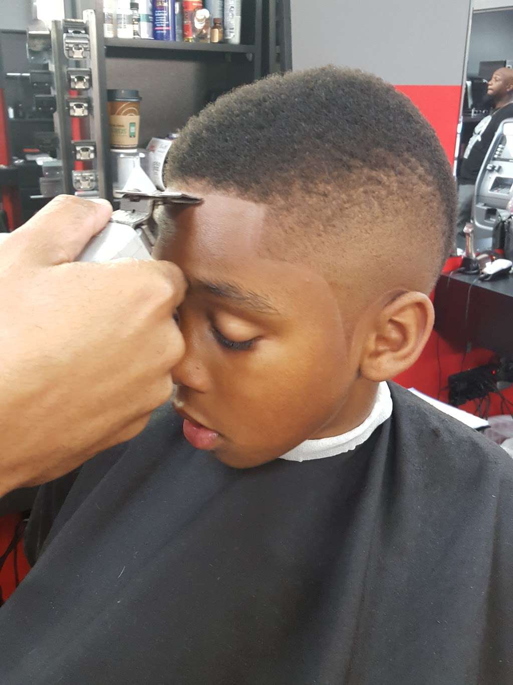 Luxury Cutz Barbershop | 2700 Crain Hwy, Waldorf, MD 20601, USA | Phone: (301) 705-5630