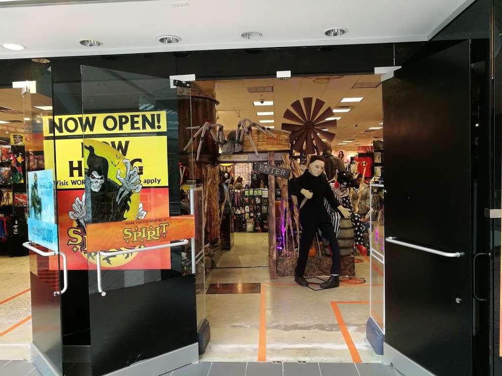 Spirit Halloween | 123 NH-101A, Amherst, NH 03031, USA | Phone: (866) 586-0155