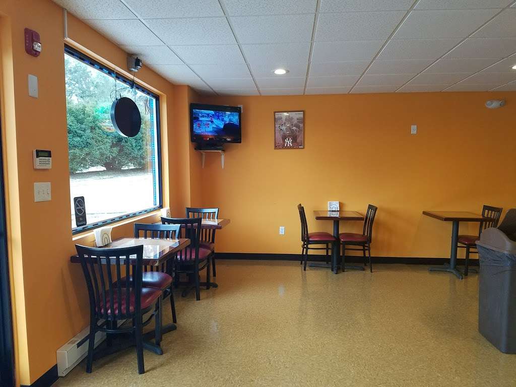 Martinos Pizza and Deli | 184 Great Plain Rd, Danbury, CT 06811 | Phone: (203) 791-2910