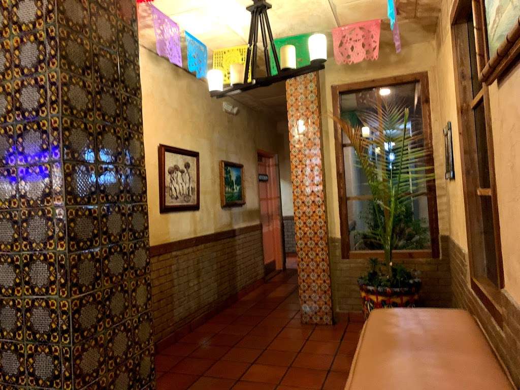 El Tequilas Authentic Mexican Restaurant | 1784 S Ridgewood Ave, South Daytona, FL 32119, USA | Phone: (386) 767-9512