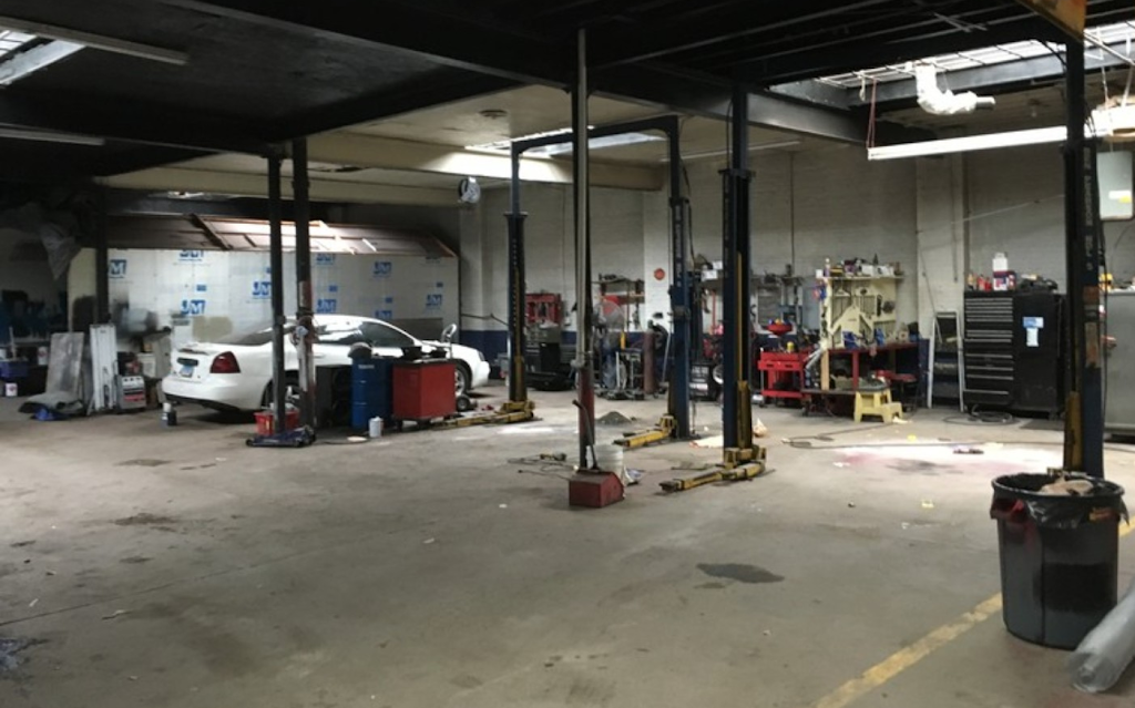 Diaz Brothers Auto Repair | 4411 W Carroll Ave, Chicago, IL 60624, USA | Phone: (708) 712-7958