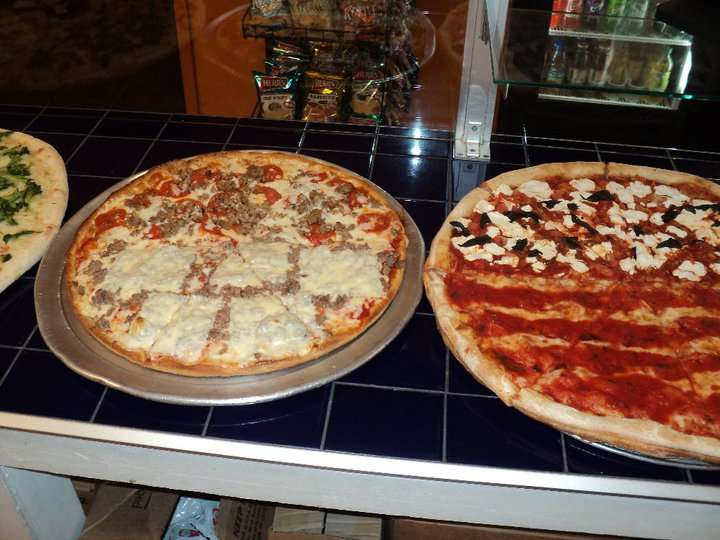 Ameci Pizza & Pasta | 1941 N Rose Ave, Oxnard, CA 93036, USA | Phone: (805) 981-1400