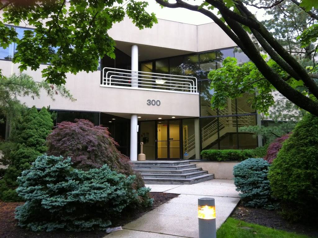 Renal Center of Englewood | 300 Grand Ave #103, Englewood, NJ 07631, USA | Phone: (201) 731-3149