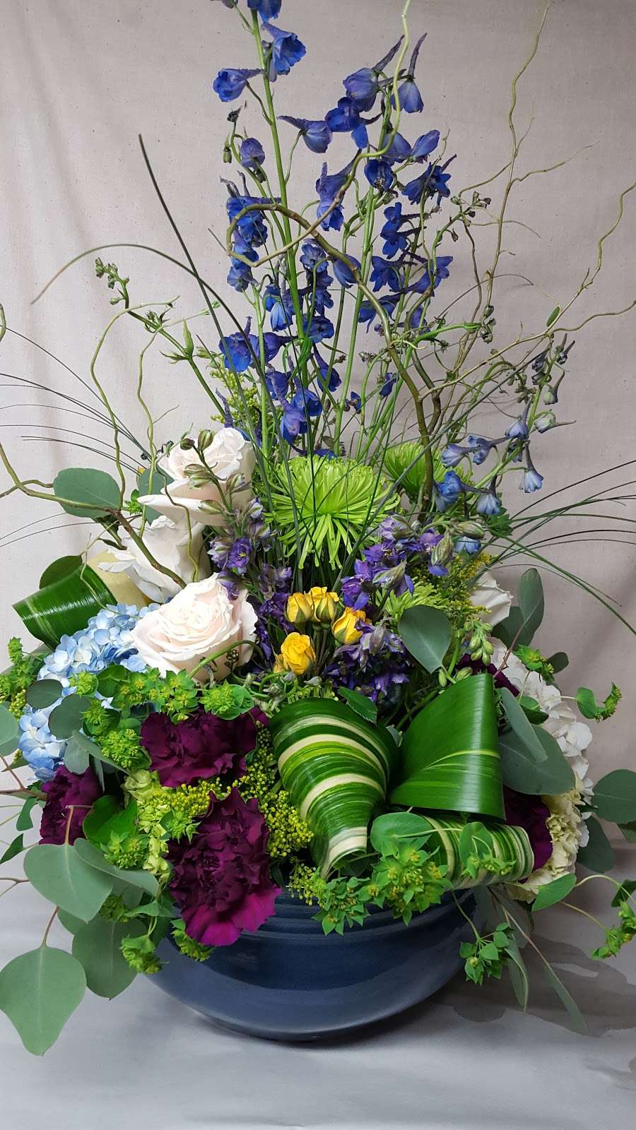 Lincoln Gardens Florist | 1688-A, Old Louisquisset Pike, Lincoln, RI 02865, USA | Phone: (401) 722-2722