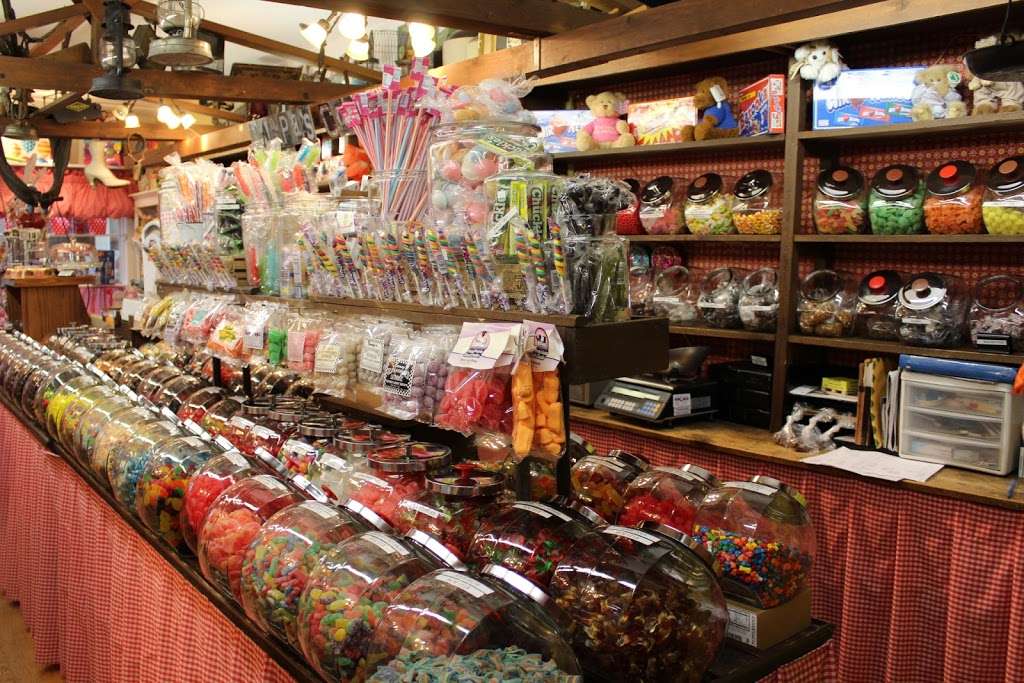 Ma & Pas Candy | 420 Robert Parker Coffin Rd, Long Grove, IL 60047 | Phone: (847) 634-0450