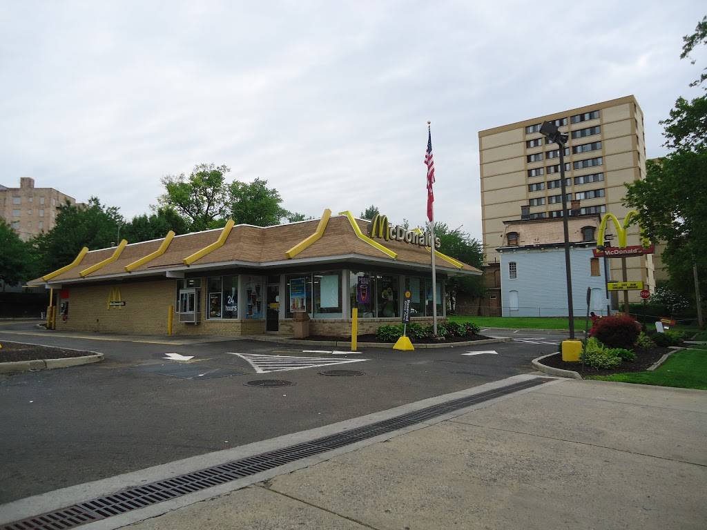 McDonalds | 101-115 Clinton Ave, Newark, NJ 07114, USA | Phone: (973) 824-4463