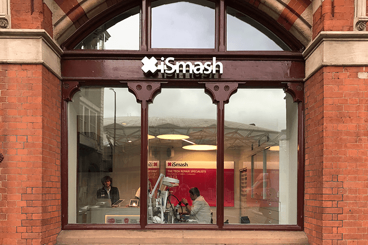 iSmash - St. Pancras | Unit 39 St. Pancras Station, Pancras Rd, London N1C 4QL, United Kingdom | Phone: +44 20 3883 7511