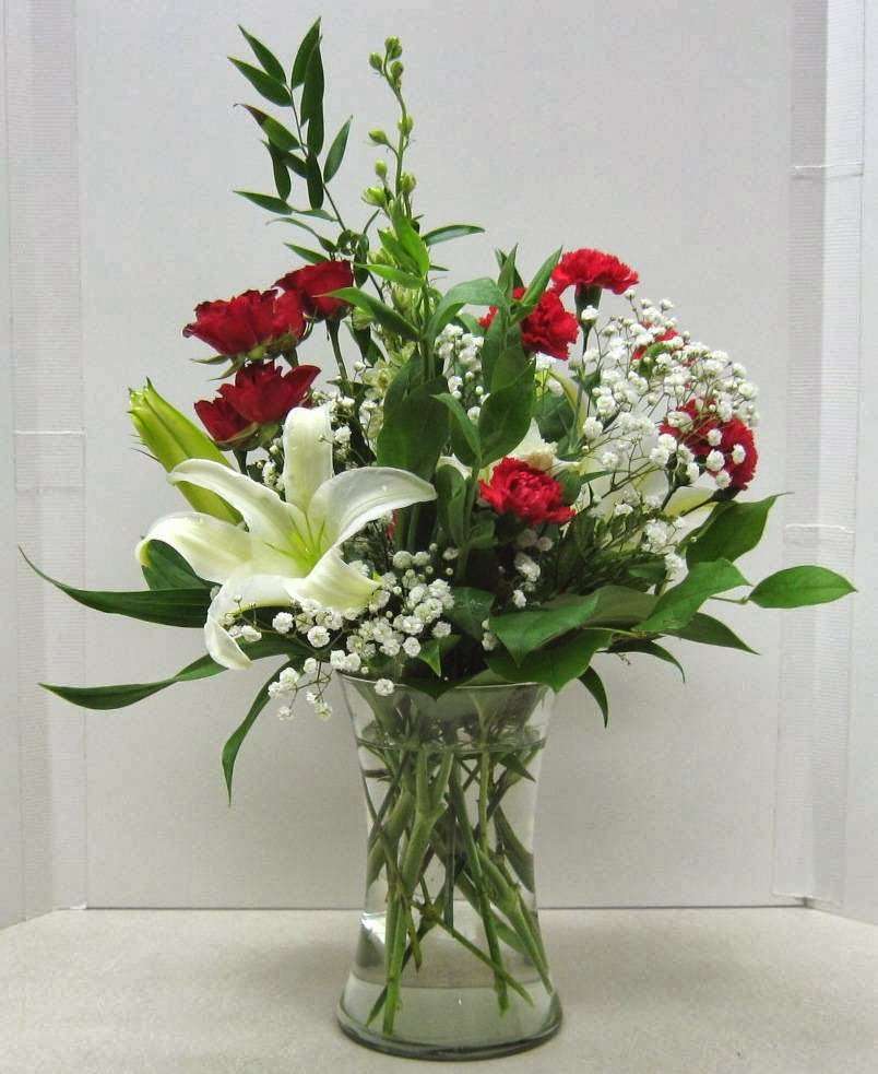 Folgers Four Seasons Florist | 4710 W Carlos Folger Dr, Columbus, IN 47201, USA | Phone: (812) 342-4112