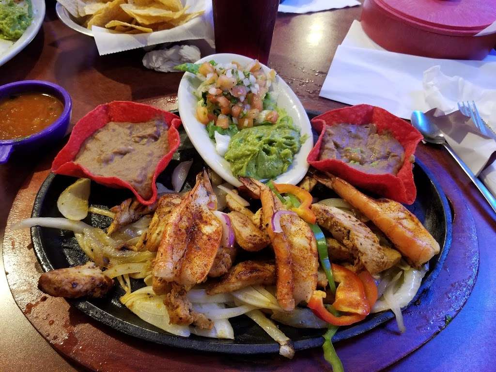 Los Pericos | 508 S Danville St, Willis, TX 77378 | Phone: (936) 890-0519