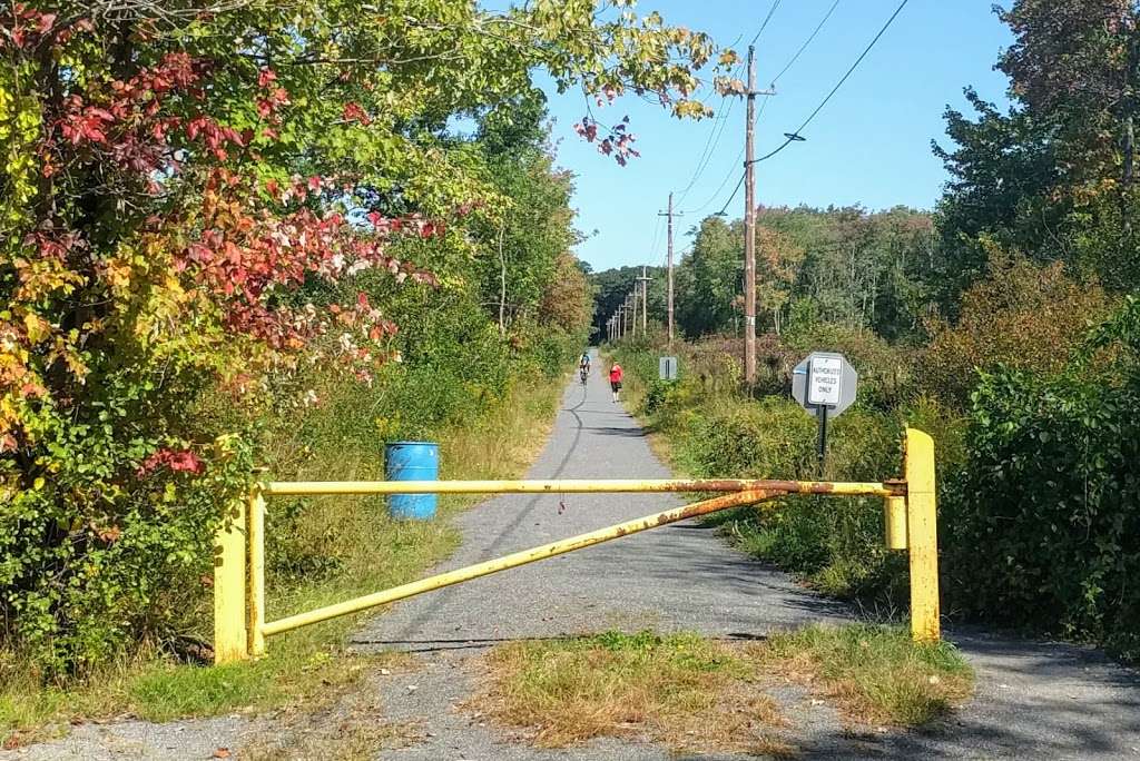 Trail Head, Topsfield Linear Common | MA-97, Danvers, MA 01923, USA