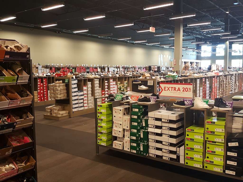 DSW Designer Shoe Warehouse | 21001 N Tatum Blvd, Phoenix, AZ 85050, USA | Phone: (480) 513-9348