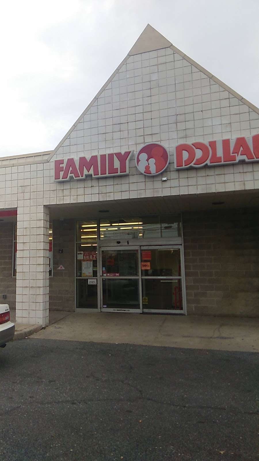 Family Dollar | 6 NJ-36 E, Middletown, NJ 07748, USA | Phone: (732) 471-9402
