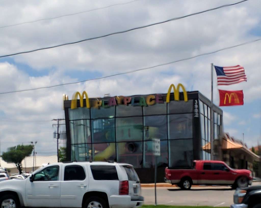 McDonalds | 3902 S Great SW Pkwy, Grand Prairie, TX 75052, USA | Phone: (972) 641-7323