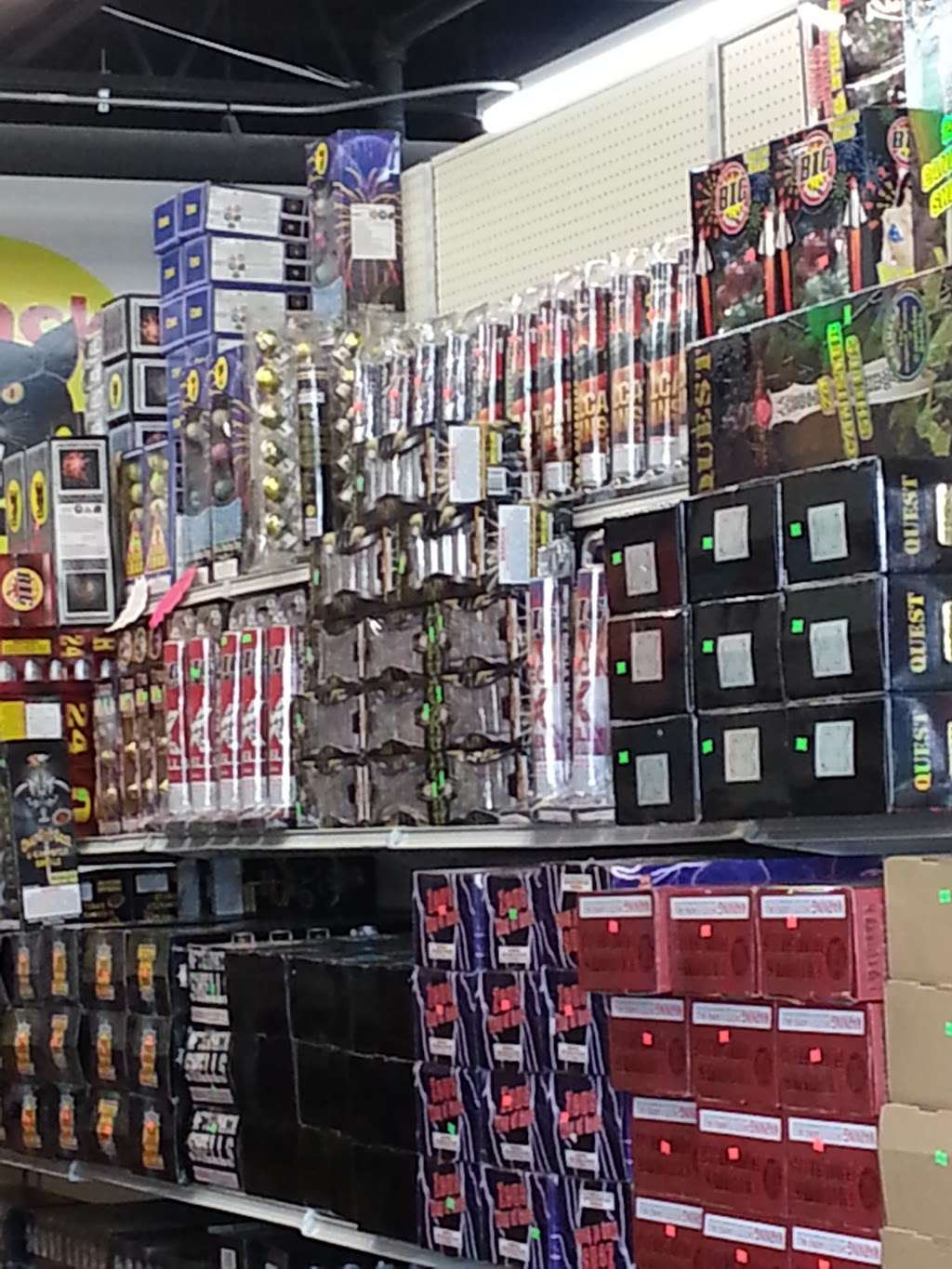 X-Treme Pyro Fireworks | 2607 W Lincoln Hwy, Merrillville, IN 46410, USA | Phone: (219) 525-5111