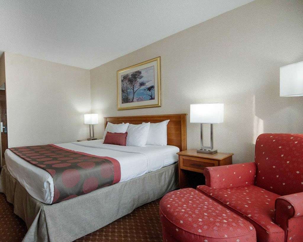 Rodeway Inn | 6990 E 21st St, Indianapolis, IN 46219 | Phone: (480) 676-5490