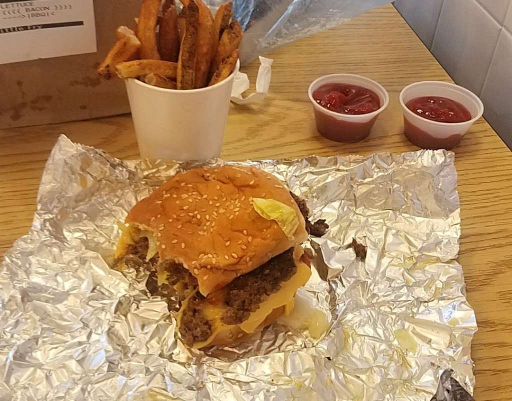 Five Guys | 1736 Tilden Ridge Dr, Hamburg, PA 19526, USA | Phone: (484) 660-3640