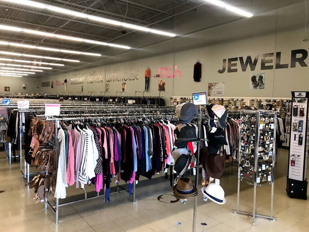 Discount Fashion Warehouse Hilliard | 2561 Hilliard Rome Rd, Hilliard, OH 43026, USA | Phone: (614) 832-2264