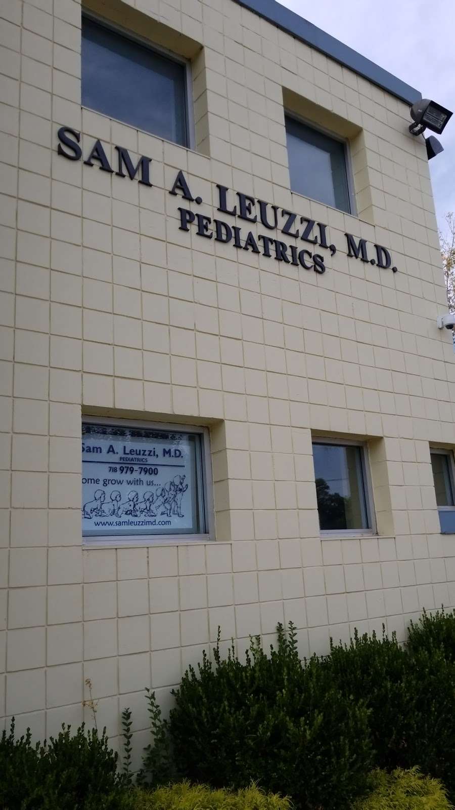 Dr. Leuzzi Sam MD | 2131 Richmond Rd, Staten Island, NY 10306, USA | Phone: (718) 979-7900