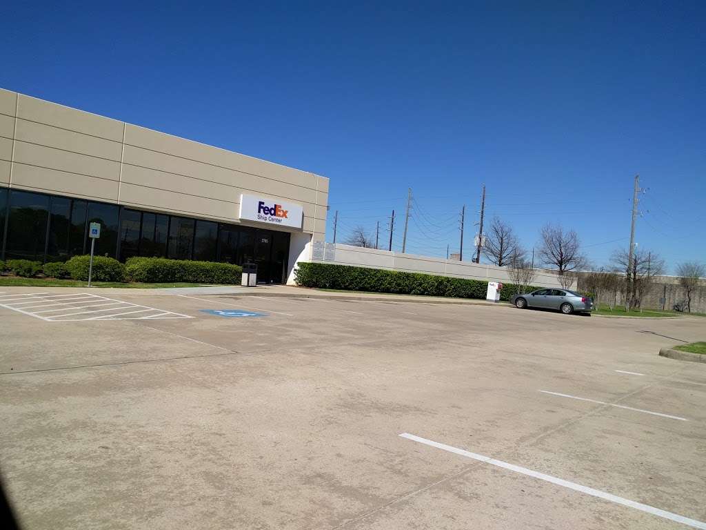 FedEx Ship Center | 2795 Holly Hall St, Houston, TX 77054, USA | Phone: (800) 463-3339