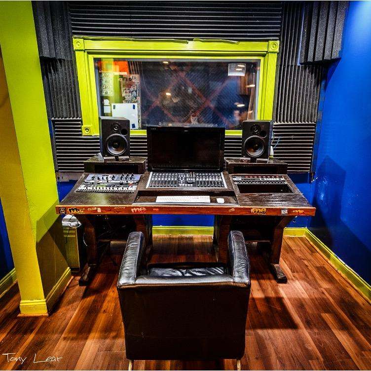 Midieast Studio | 6404 Telegraph Rd, Alexandria, VA 22310 | Phone: (703) 341-6339