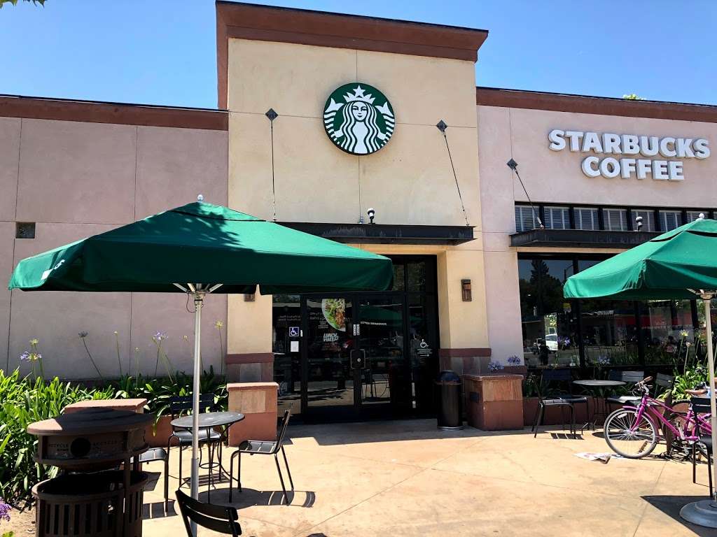 Starbucks | 2000 El Camino Real, Palo Alto, CA 94306, USA | Phone: (650) 320-8125