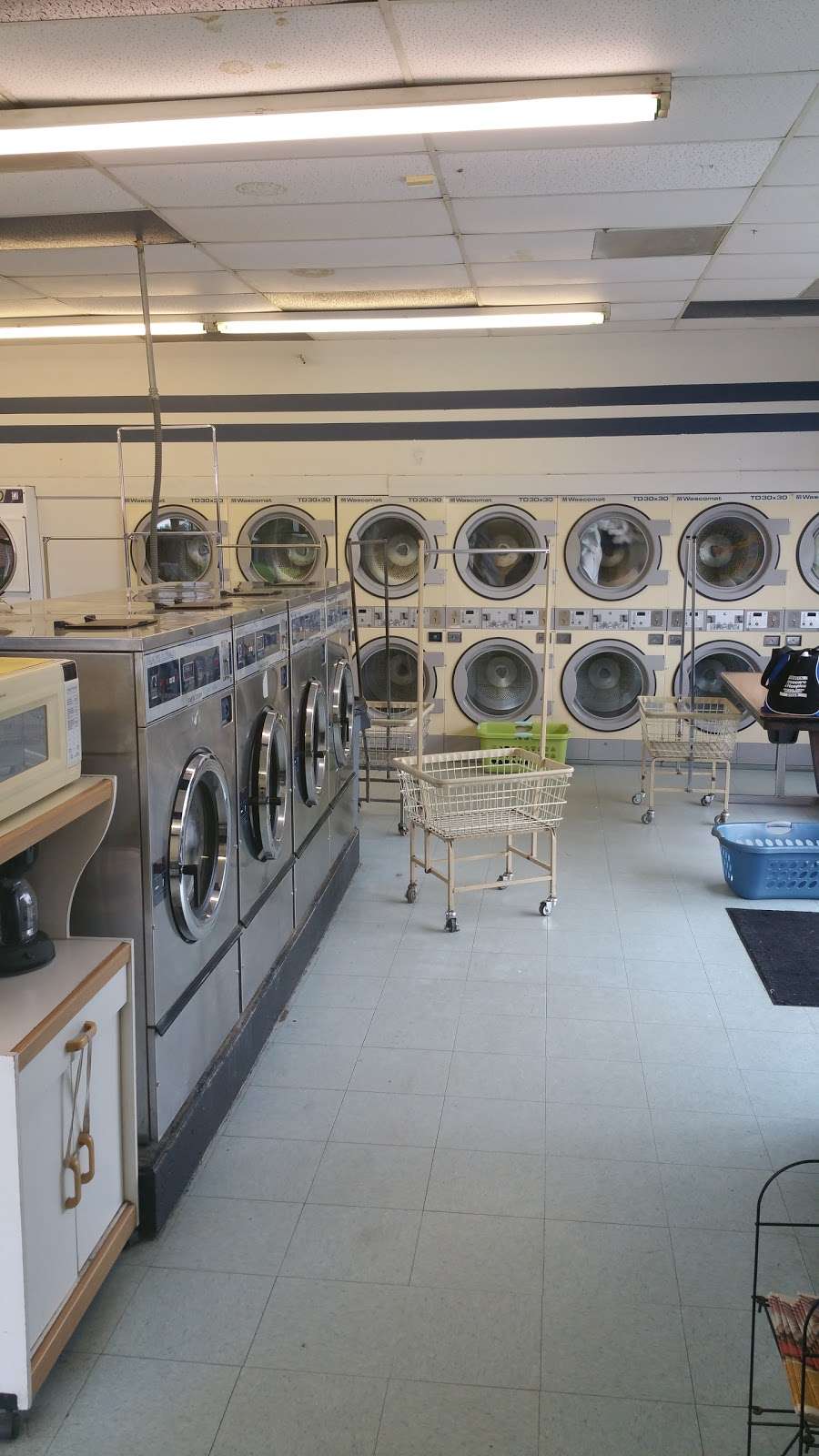 Maple Hill Laundry | 2424 S 34th St, Kansas City, KS 66106, USA | Phone: (913) 384-1022