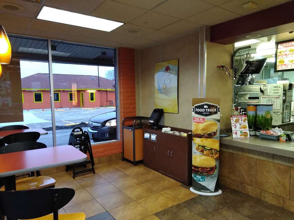 Jack in the Box | 208 E US-90, Dayton, TX 77535, USA | Phone: (936) 257-8008