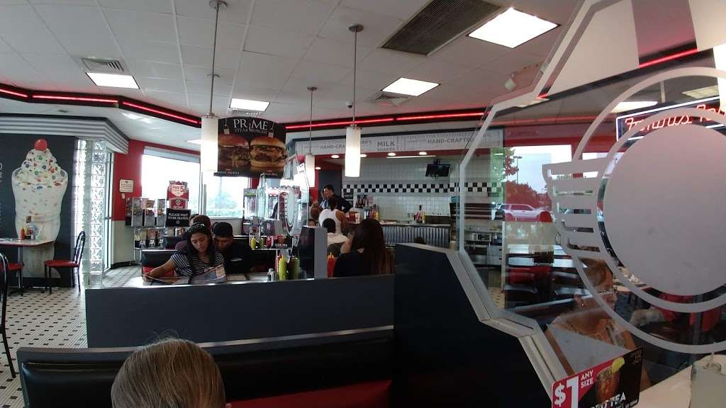 Steak n Shake | 6070 Gurnee Mills Cir E, Gurnee, IL 60031, USA | Phone: (847) 855-0520