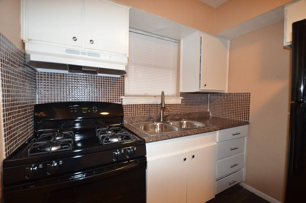 Cedar Square Apartments | 404 Andrews Ave #5c, Dallas, TX 75211, USA | Phone: (214) 339-9600