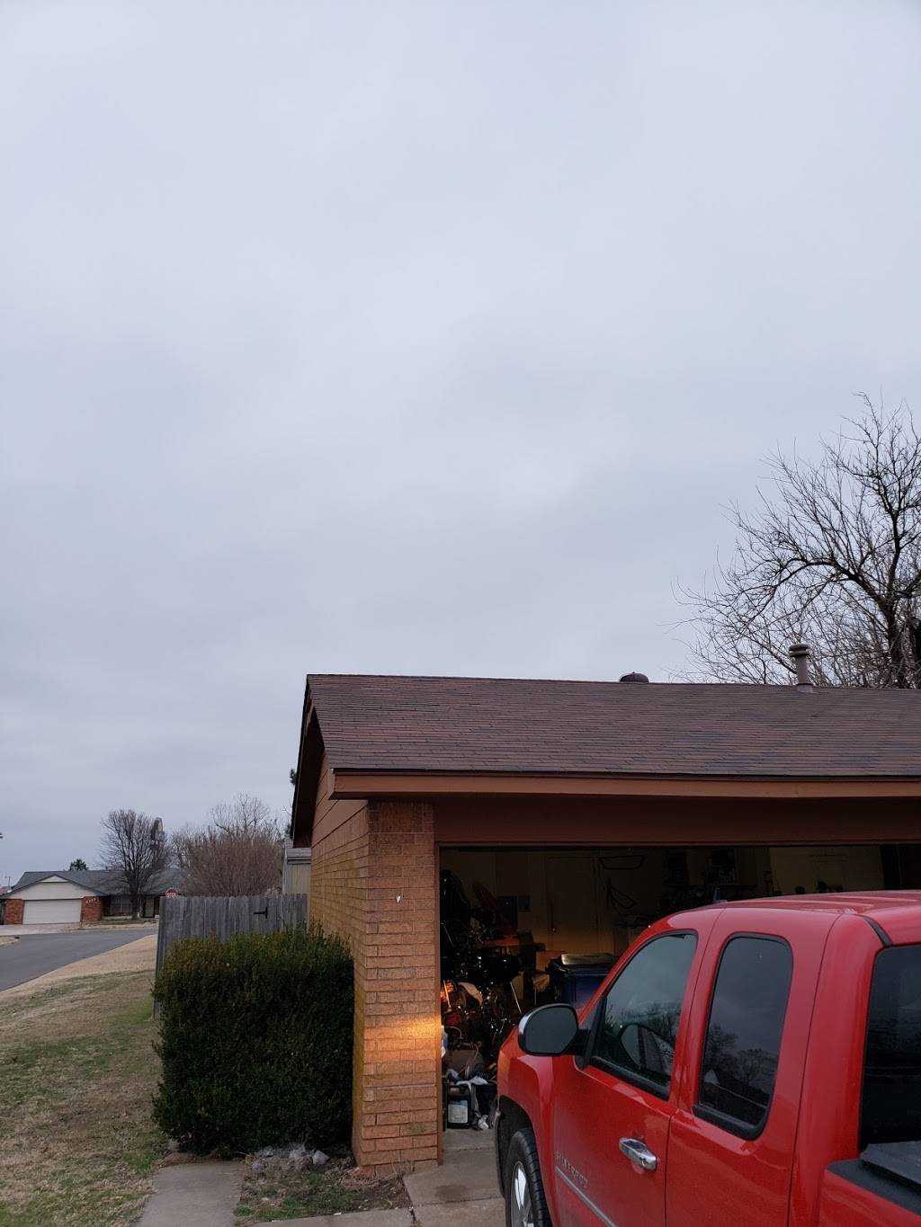 Oklahoma Select Roofing & Construction, LLC | 12116 W Coburg Ave, Oklahoma City, OK 73170, USA | Phone: (405) 202-5936