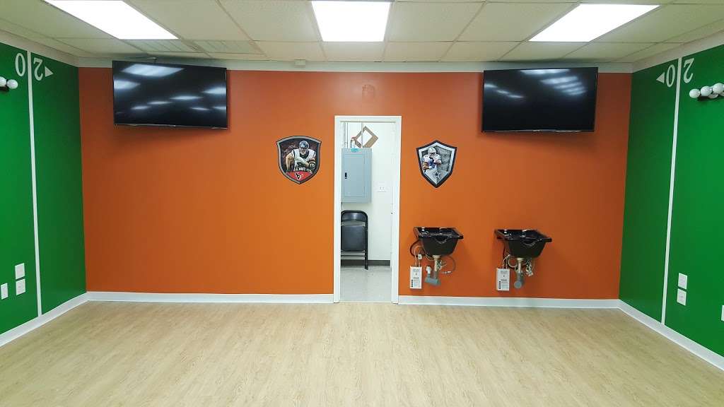 1st & 10 Barber Shop | 8433 FM 1464 Suite H, Richmond, TX 77407 | Phone: (832) 532-0393