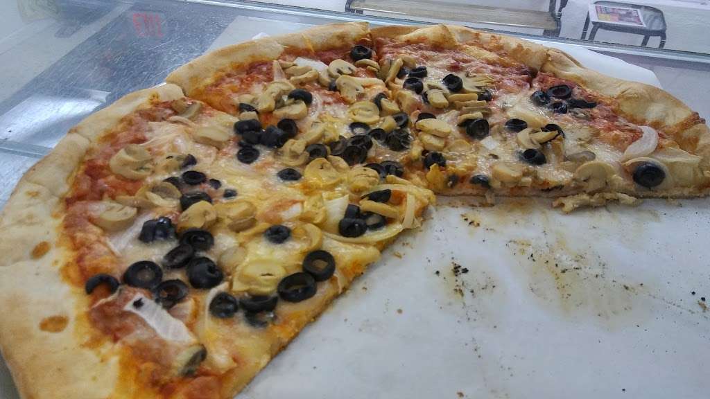 Franconis Pizza | 626 Welsh Rd, Huntingdon Valley, PA 19006, USA | Phone: (215) 947-1066