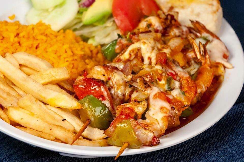 Mariscos La Marea Seafood & Bar | 704 S Walton Walker Blvd #8132, Dallas, TX 75211, USA | Phone: (214) 467-8300