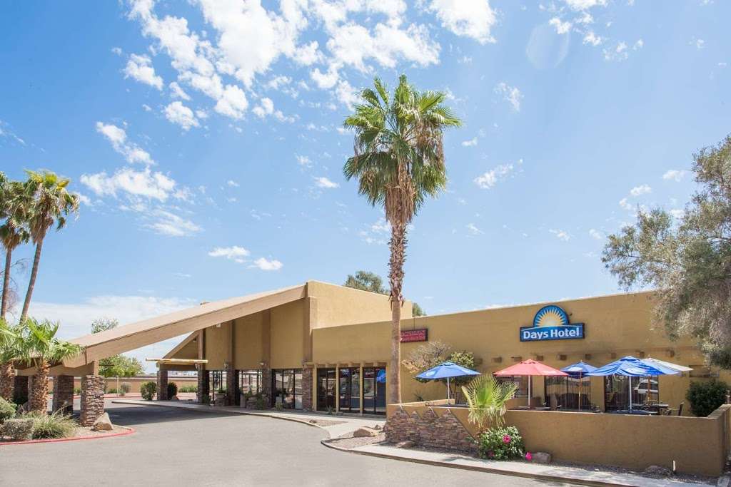 Days Hotel by Wyndham Peoria Glendale Area | 8955 W Grand Ave, Peoria, AZ 85345, USA | Phone: (623) 979-7200