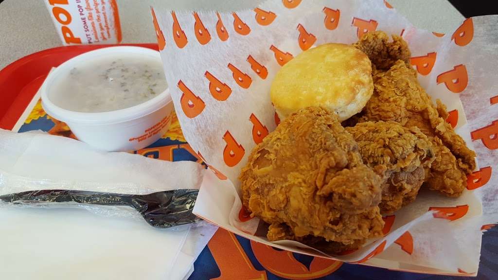 Popeyes Louisiana Kitchen | 5552 N Wheeler Ridge Rd, Arvin, CA 93203, USA | Phone: (661) 858-2804