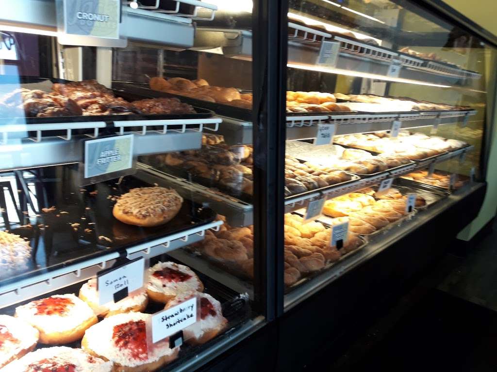 Jacks Donuts | 6260 Intech Commons Dr A, Indianapolis, IN 46278, USA | Phone: (317) 389-5850