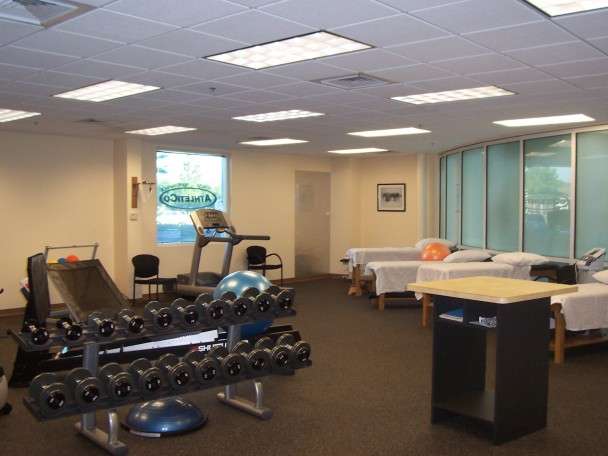 Athletico Physical Therapy - Hoffman Estates | Sports & Wellness Center, 5050 Sedge Blvd, Hoffman Estates, IL 60192, USA | Phone: (847) 645-9673