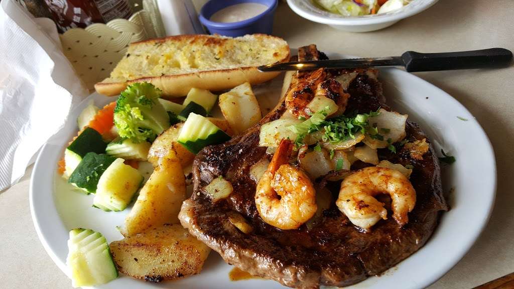 Texas Seafood Restaurant | 10155 East Fwy, Houston, TX 77029, USA | Phone: (713) 675-0750