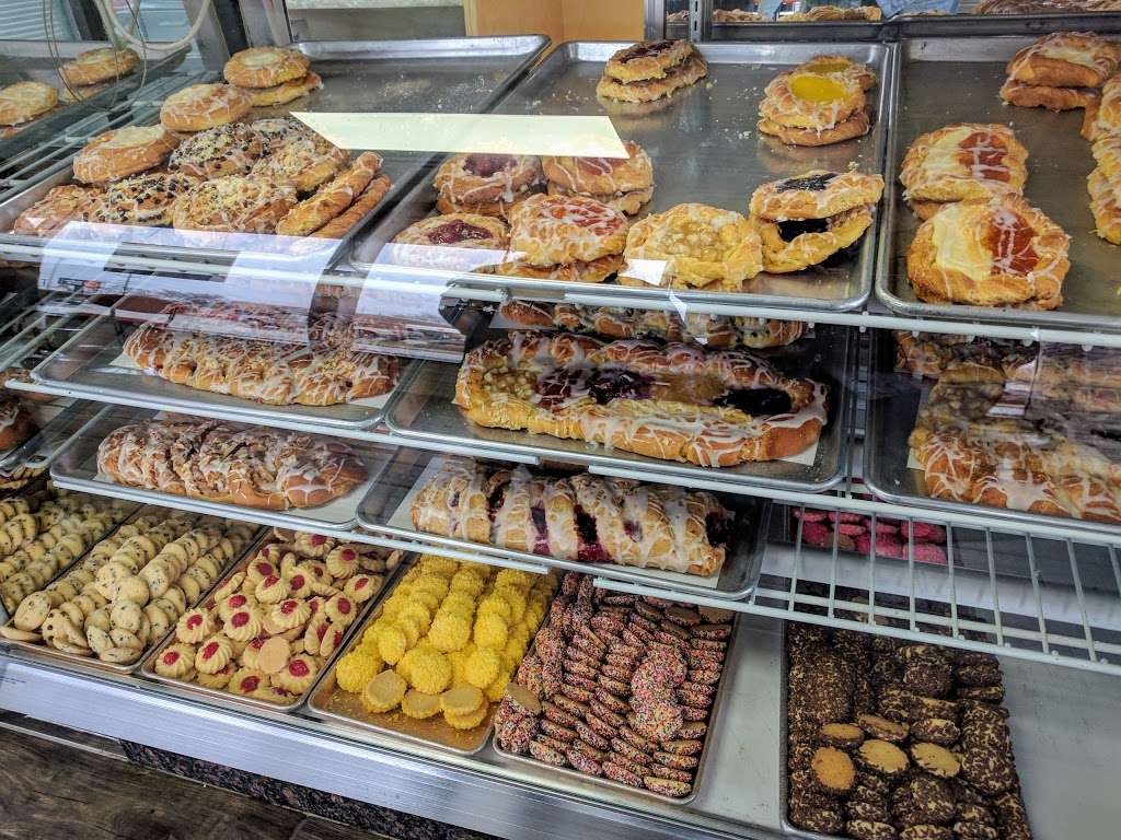 La Dolce Bakery | 7901 Nagle Ave, Burbank, IL 60459, USA | Phone: (708) 430-0442