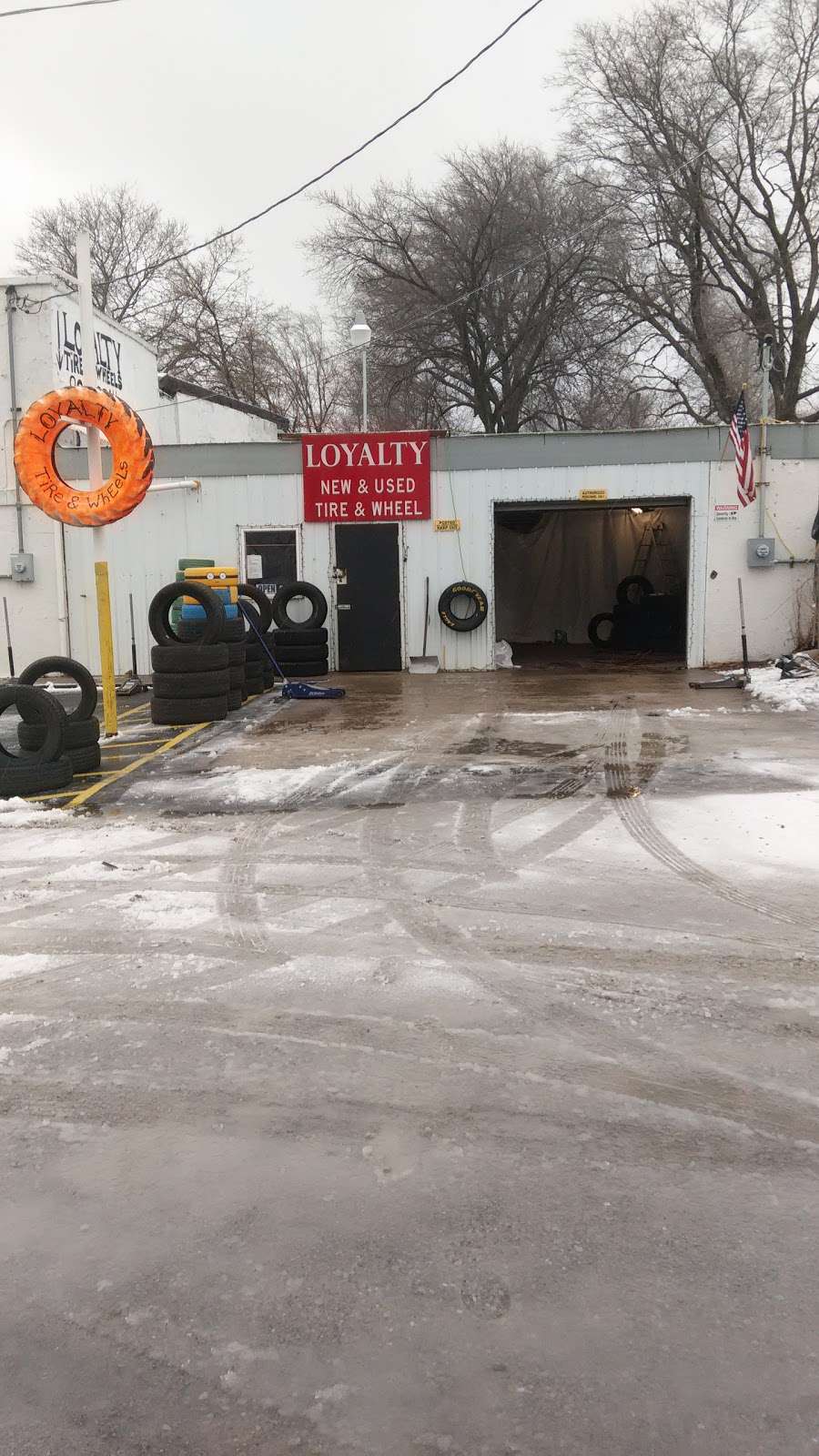 Loyalty Tire And Wheel | 8420 E US Hwy 40, Kansas City, MO 64129 | Phone: (816) 805-6514