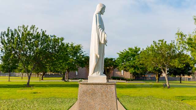 Holy Redeemer Cemetery | 1500 S Westmoreland Rd, DeSoto, TX 75115 | Phone: (972) 223-6554