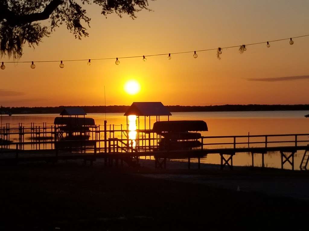 Lake Weir Getaway Vacation Rental | 12250 E Hwy 25, Ocklawaha, FL 32179 | Phone: (352) 553-5332